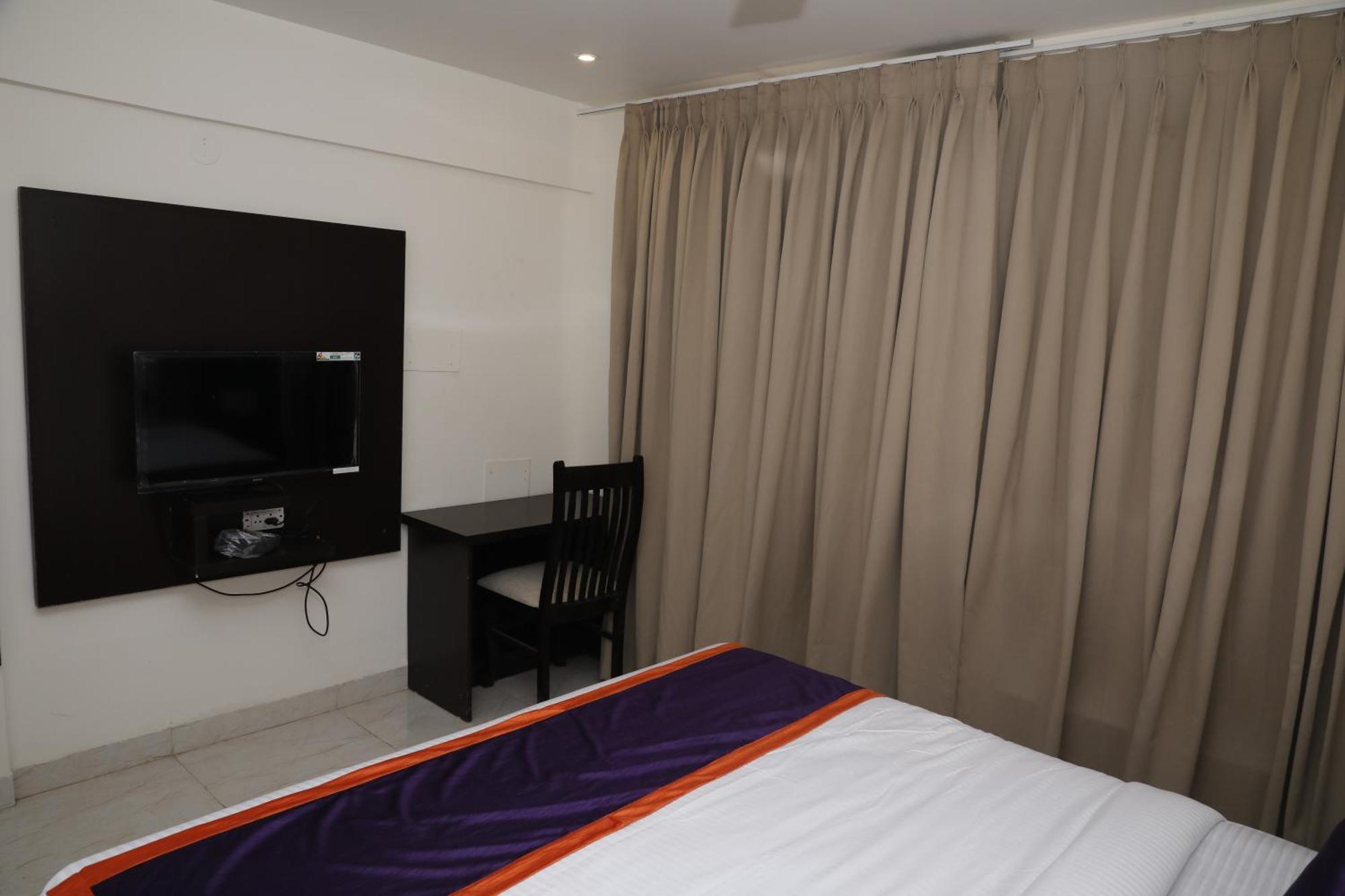 Balaji Gold Inn Hotel Hubli Exterior photo
