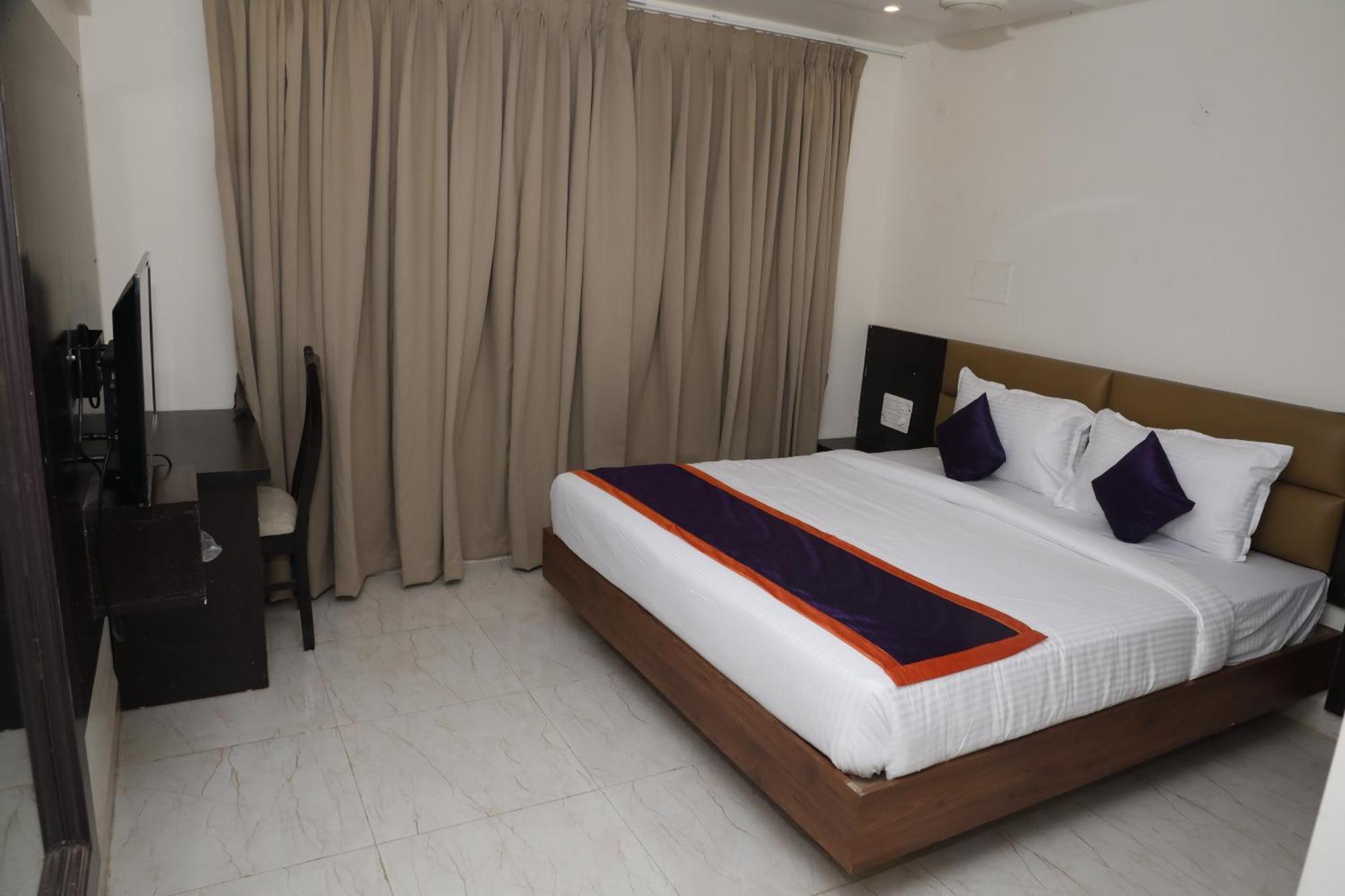Balaji Gold Inn Hotel Hubli Exterior photo